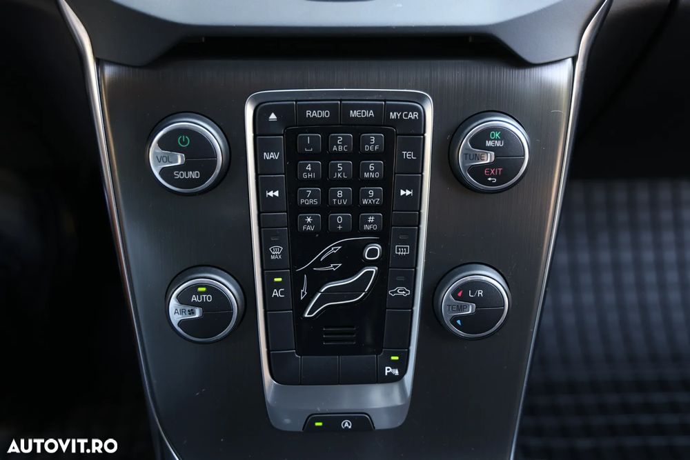 Volvo V40 D2 94g Summum - 17