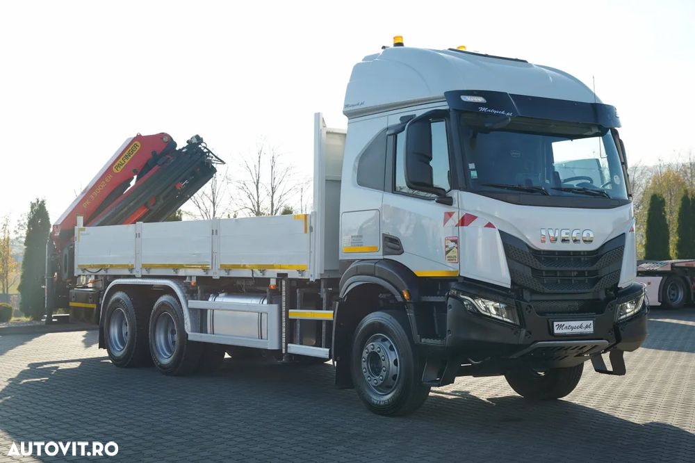 Iveco X-WAY 480 / 6x4 / CAROSERIE CU OBOANE - 6,1 m / + MACARAUA PALFINGER PK 33002 EH / MAX: 6.600 KG / ROTATOR / TELECOMANDĂ / ANVELOPE 100% / - 14