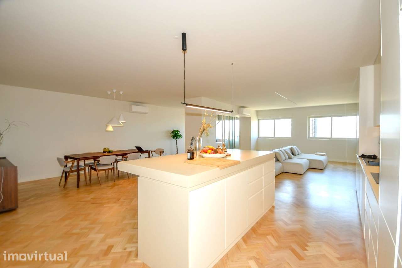 Apartamento T4 de Luxo com 3 frentes no Porto - Grande imagem: 3/33
