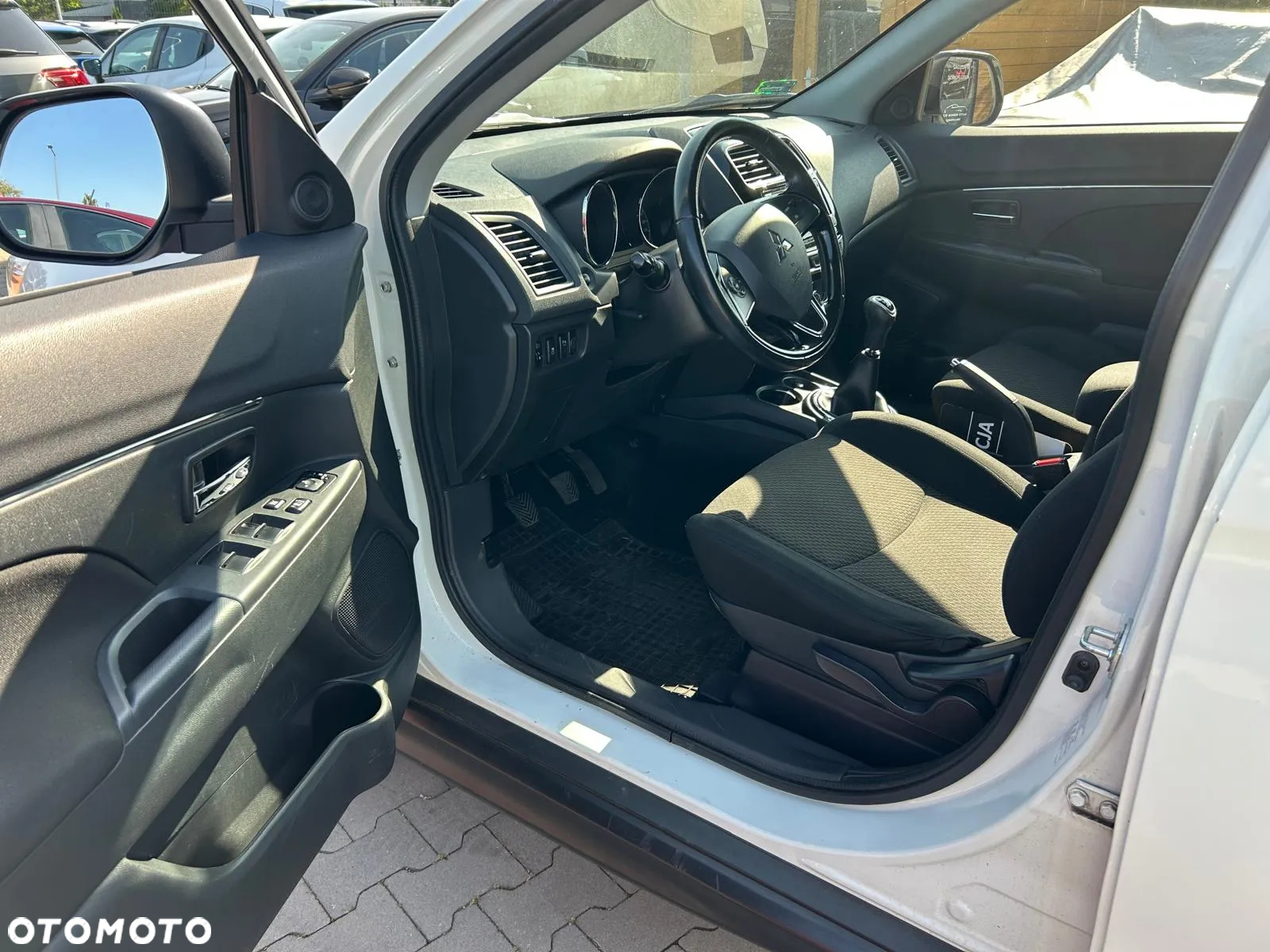 Mitsubishi ASX 1.6 Inform - 15