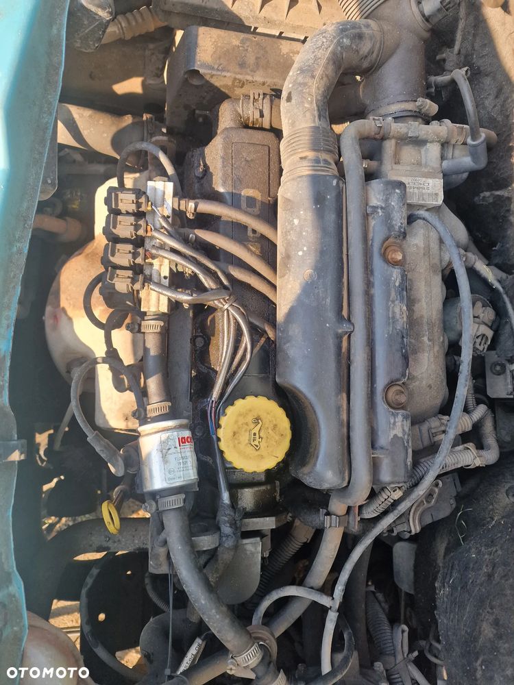 Opel meriva a 1.6 8v Z16SE 87km lakier z397 na części - 9
