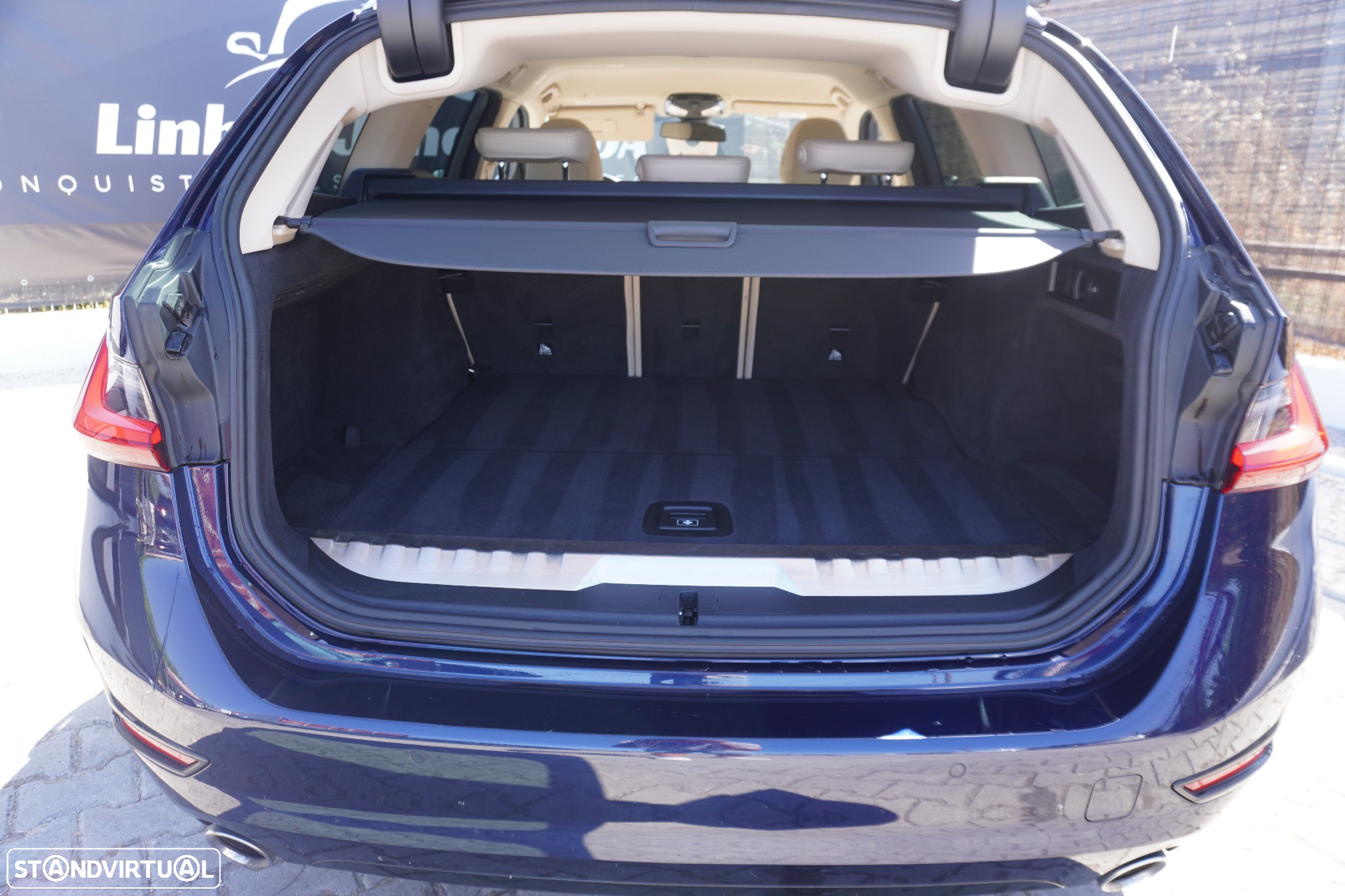 BMW 330 e Touring Line Sport Auto - 30