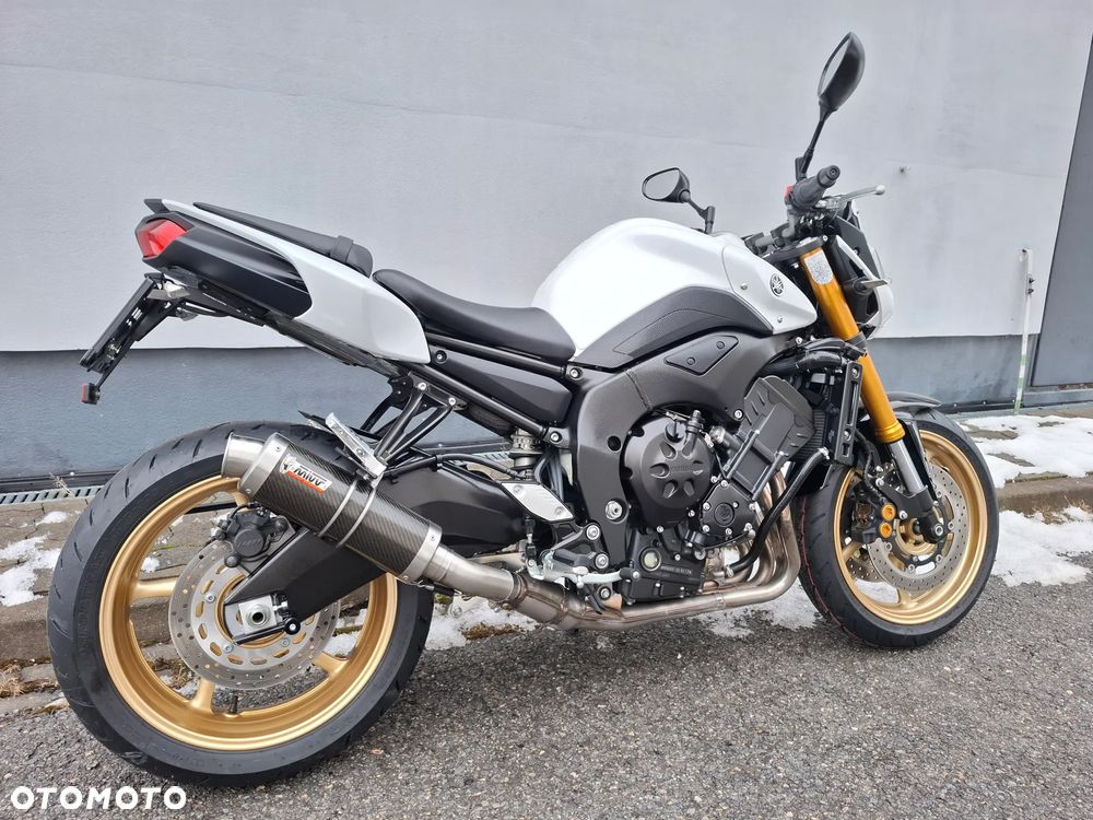 Yamaha FZ8 - 4
