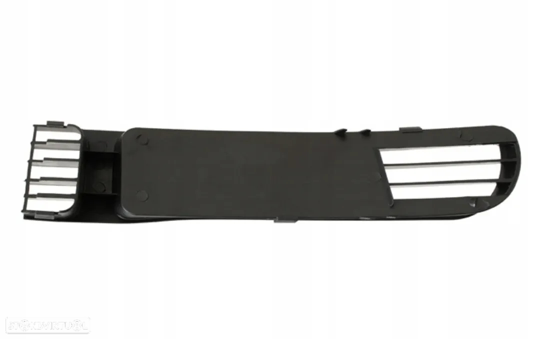 Grelha Direita Para-choques - Volkswagen Passat 3B B5 - 5