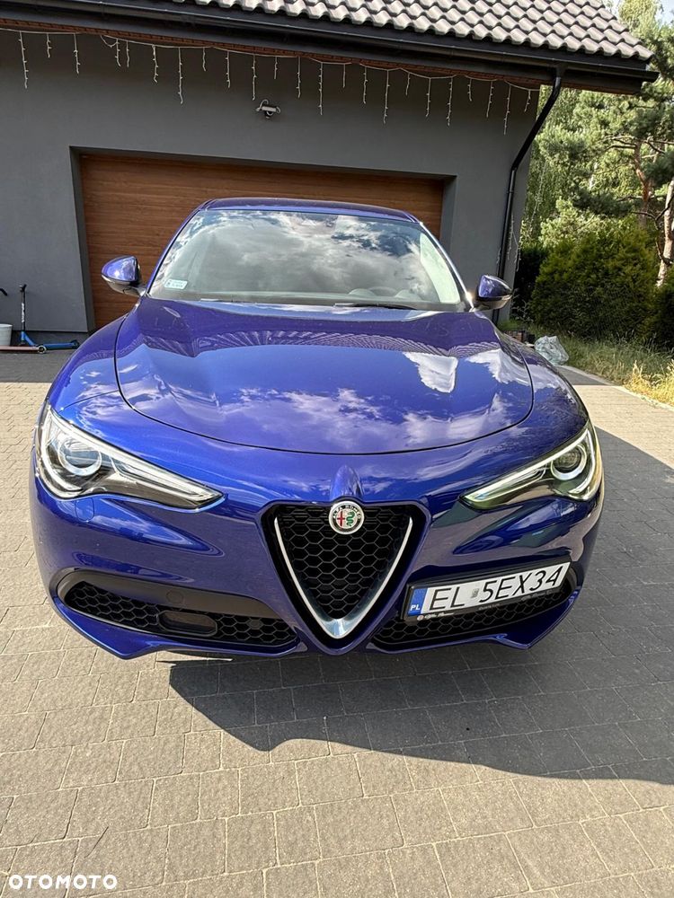 Alfa Romeo Stelvio - 1