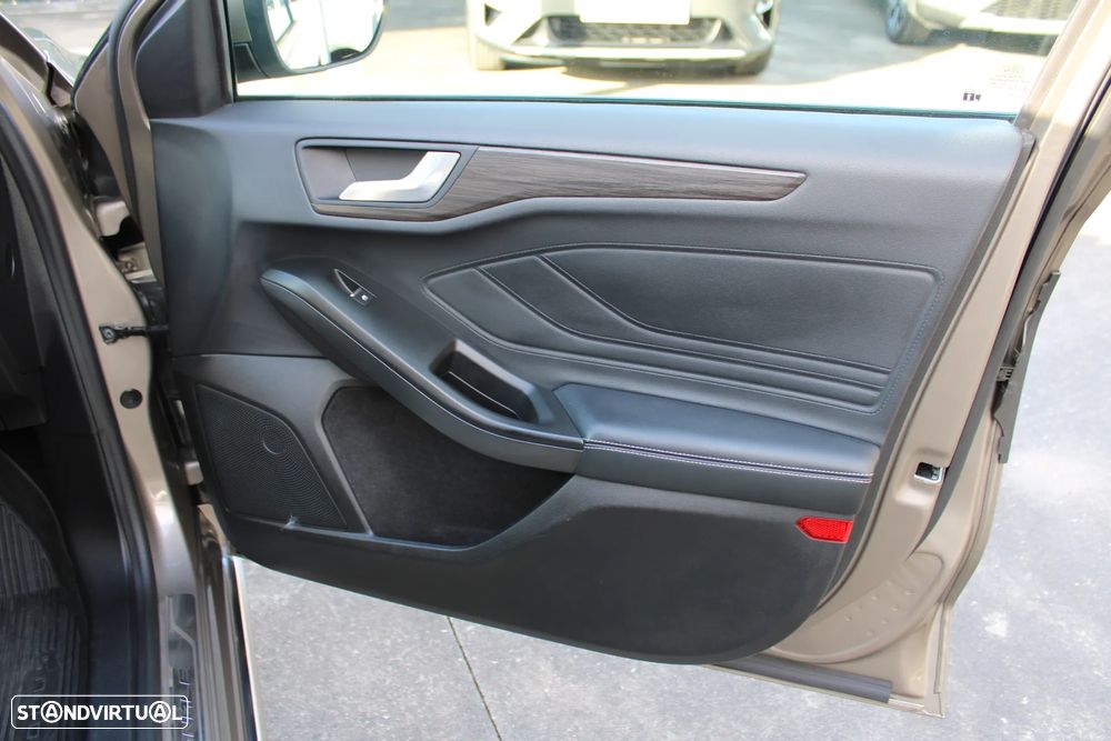 Ford Focus 1.0 EcoBoost S&S VIGNALE - 51