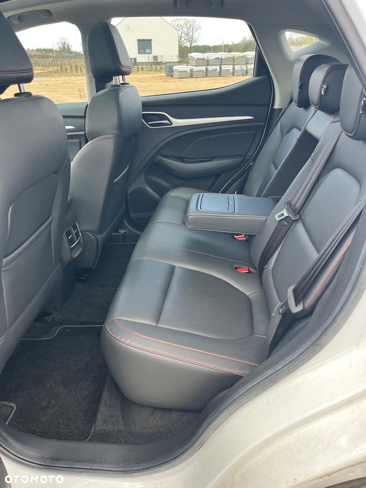 MG ZS Maximal Luxury - 11