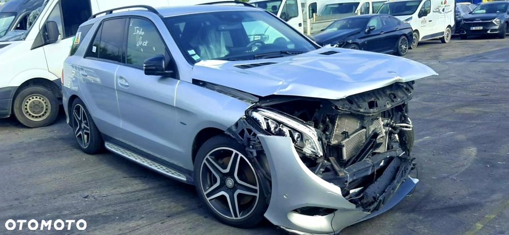 Mercedes-Benz GLE 500 e 4Matic 7G-TRONIC AMG Line - 3