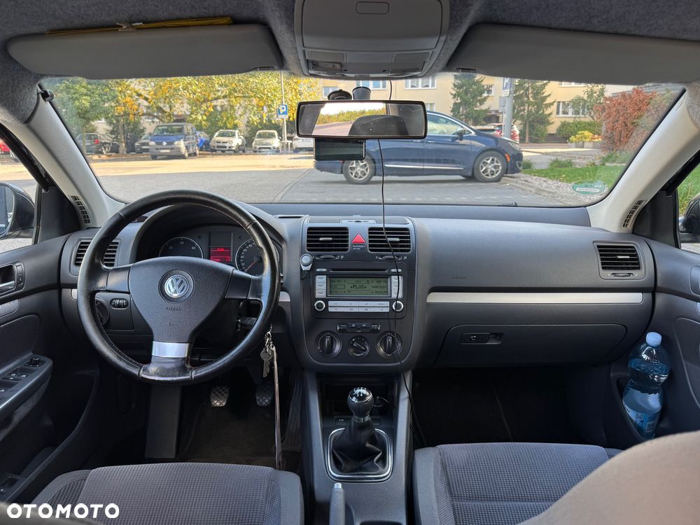 Volkswagen Jetta - 21
