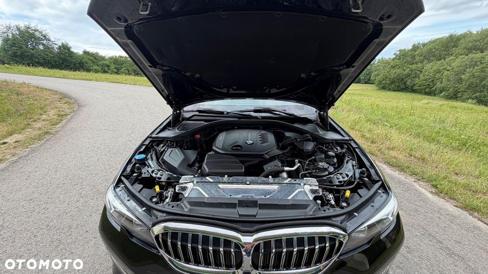 BMW Seria 3 318d Edition M Sport Shadow - 17