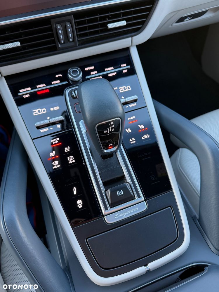 Porsche Cayenne Platinum Edition - 39