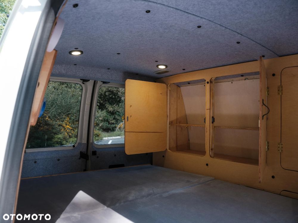 Volkswagen Transporter T5 - 31