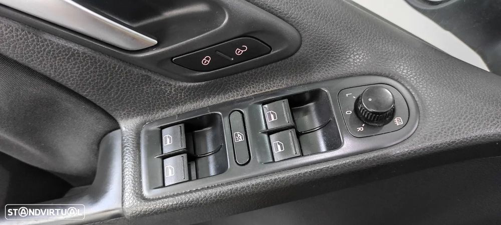 VW Golf 1.6 TDi Confortline - 39