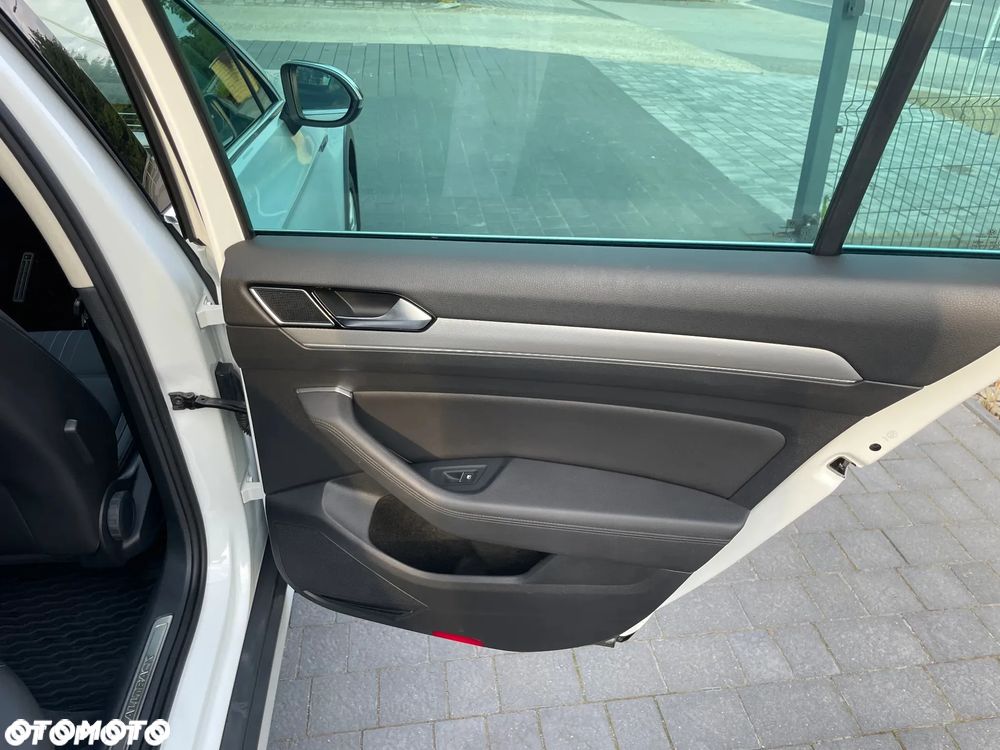 Volkswagen Passat Alltrack 2.0 TDI SCR 4Motion DSG (BMT) - 27