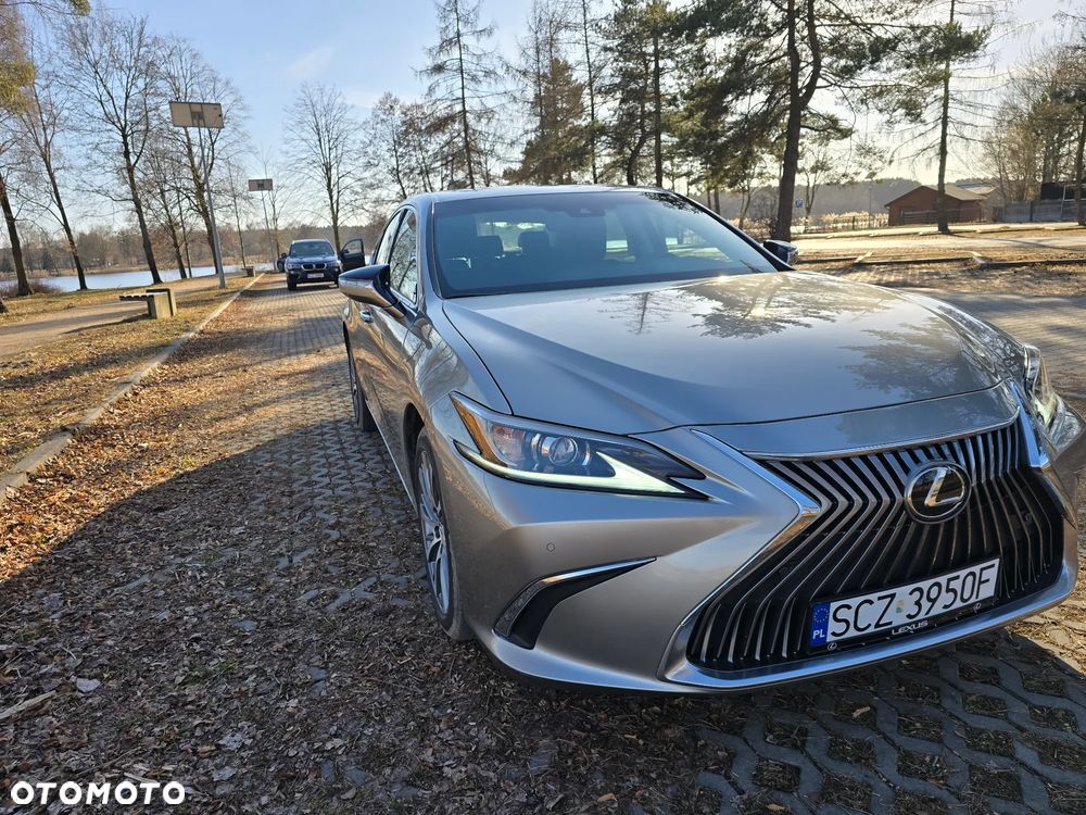 Lexus ES - 1
