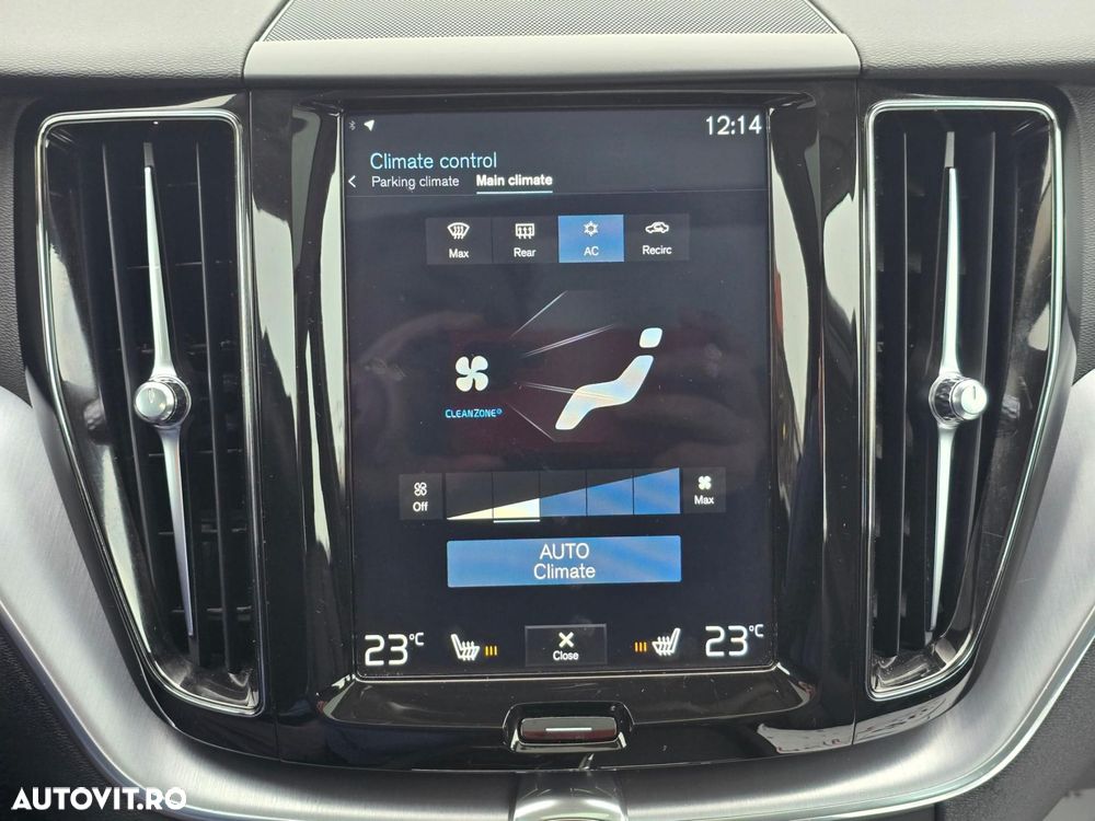 Volvo XC 60 T8 Twin Engine AWD Momentum - 11