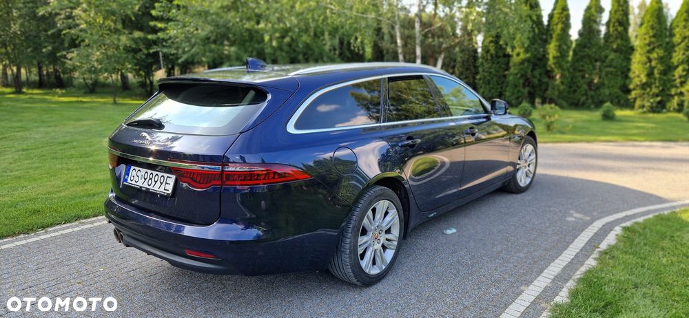 Jaguar XF - 10