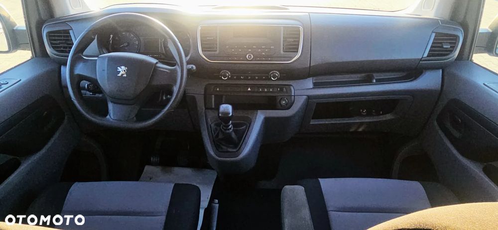 Peugeot Traveller - 6