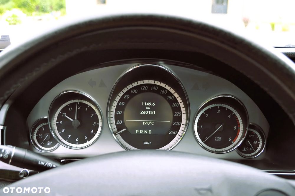 Mercedes-Benz Klasa E 200 CDI DPF BlueEFFICIENCY Automatik Avantgarde - 20
