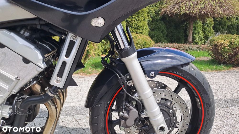 Yamaha FZ - 11