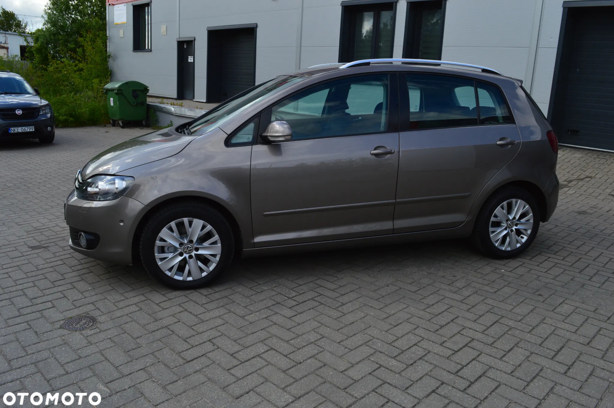 Volkswagen Golf Plus 1.6 TDI BlueMot Comfortline - 6