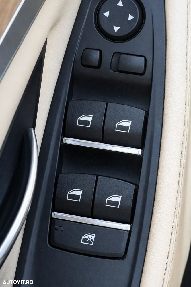 BMW Seria 5 525d xDrive Aut. Luxury Line - 33