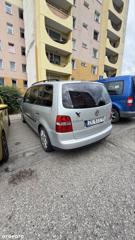 Volkswagen Touran - 2
