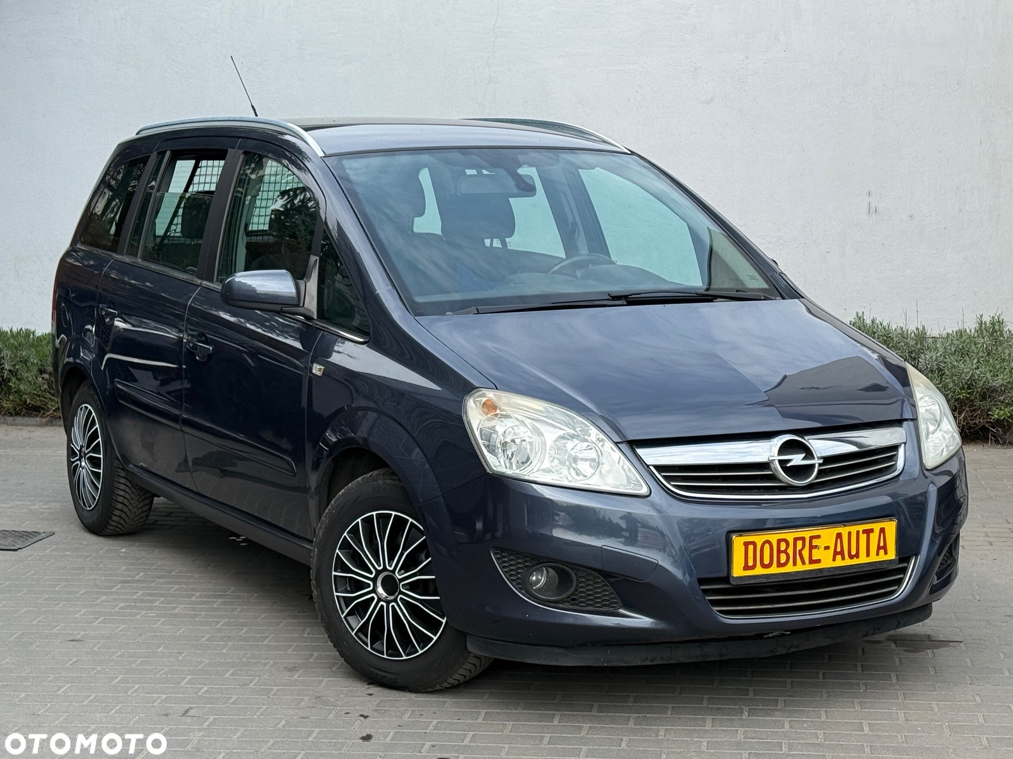 Opel Zafira 1.6 Cosmo - 2