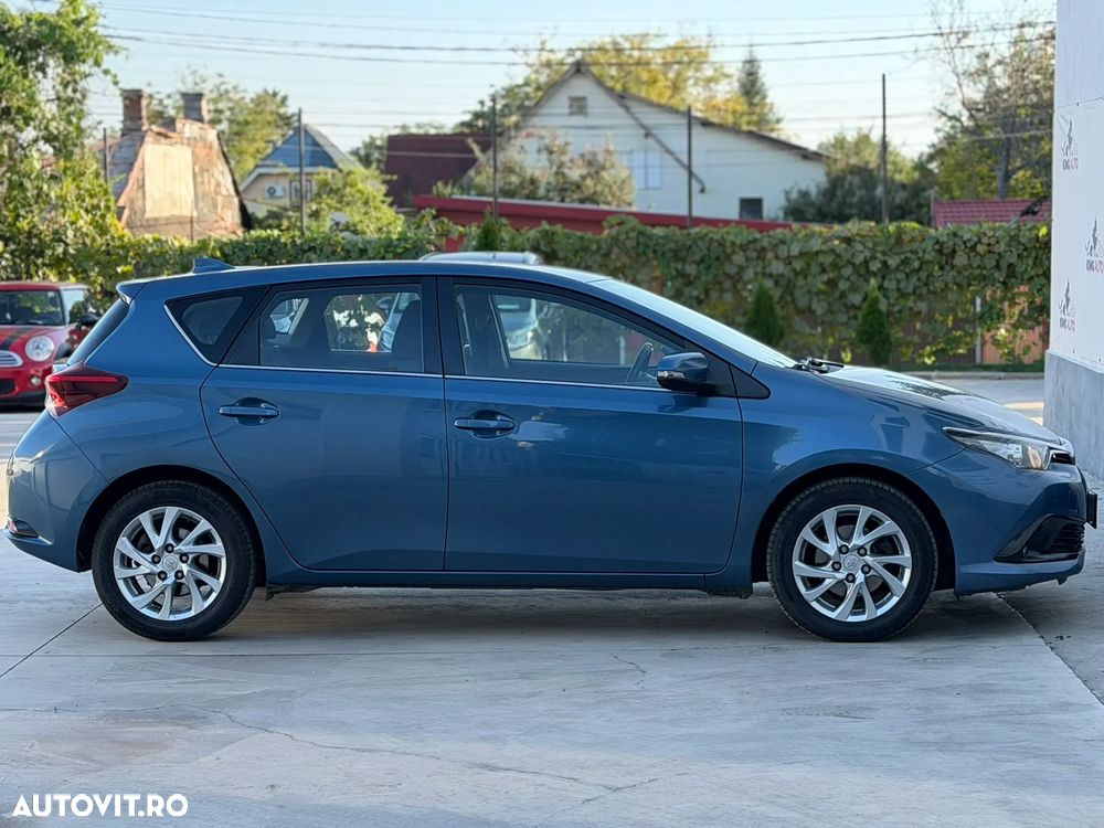 Toyota Auris - 13