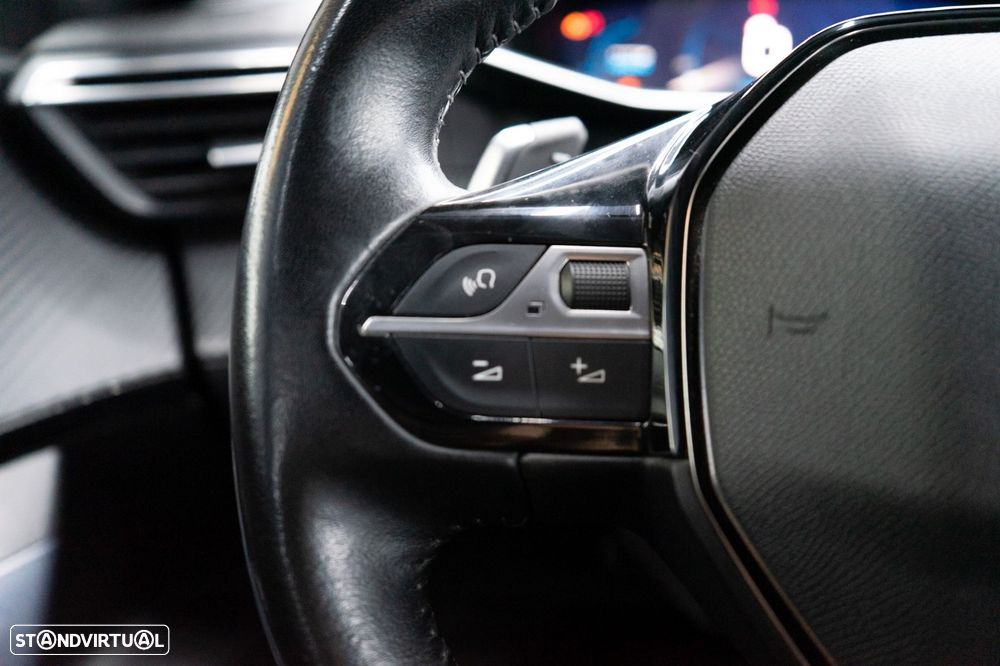 Peugeot 2008 1.2 PureTech Allure Pack EAT8 - 33