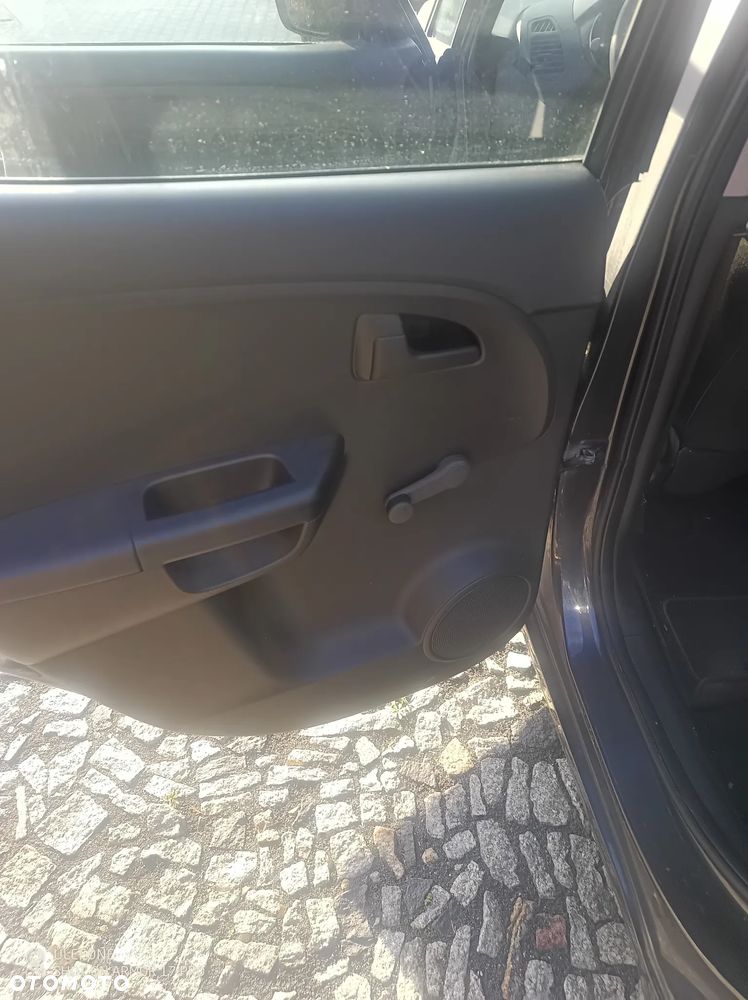 Kia Venga - 3