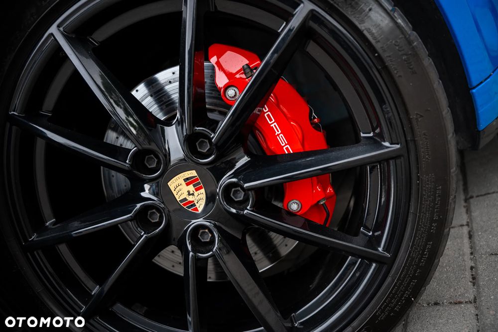 Porsche 911 Carrera 4S - 6