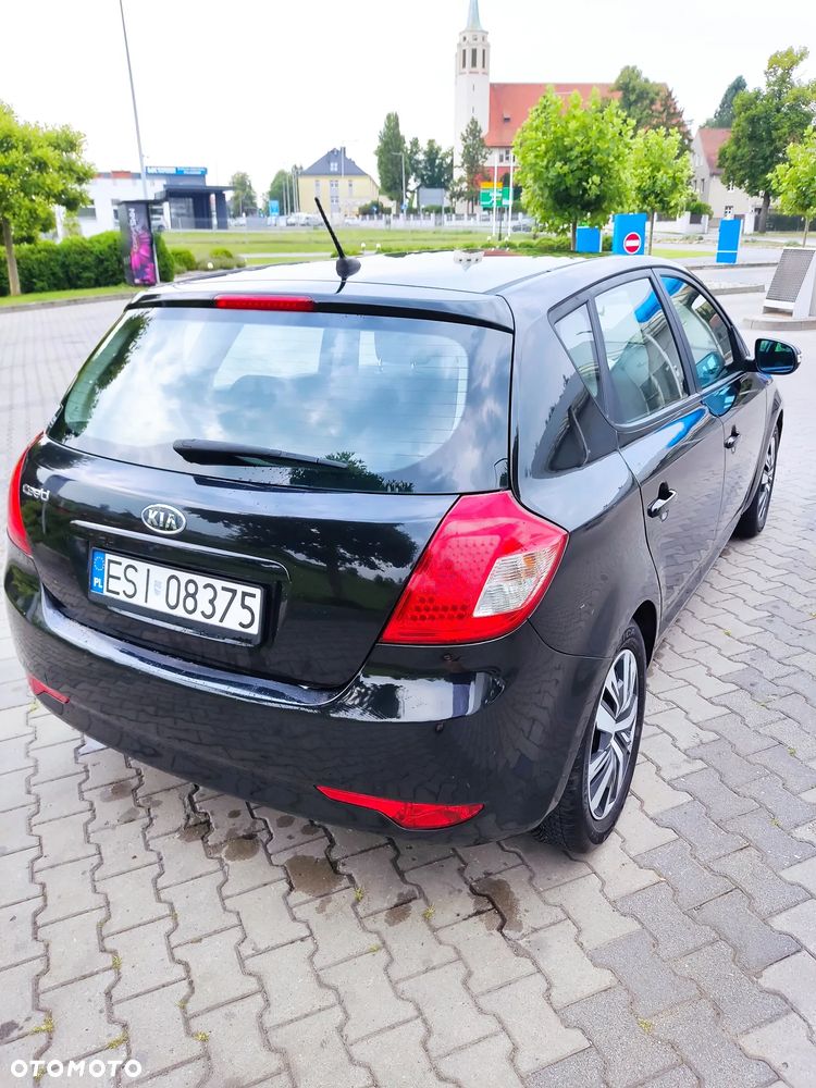 Kia Ceed 1.6 Crdi Comfort + - 5