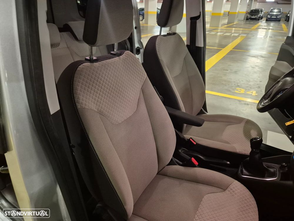 Ford Tourneo Courier 1.0 EcoBoost Titanium - 29