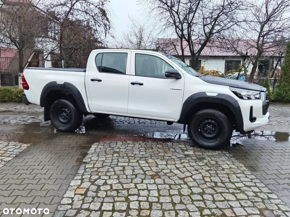 Toyota Hilux - 1