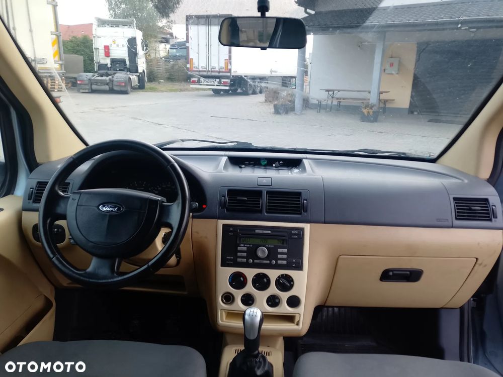 Ford Tourneo Connect - 5