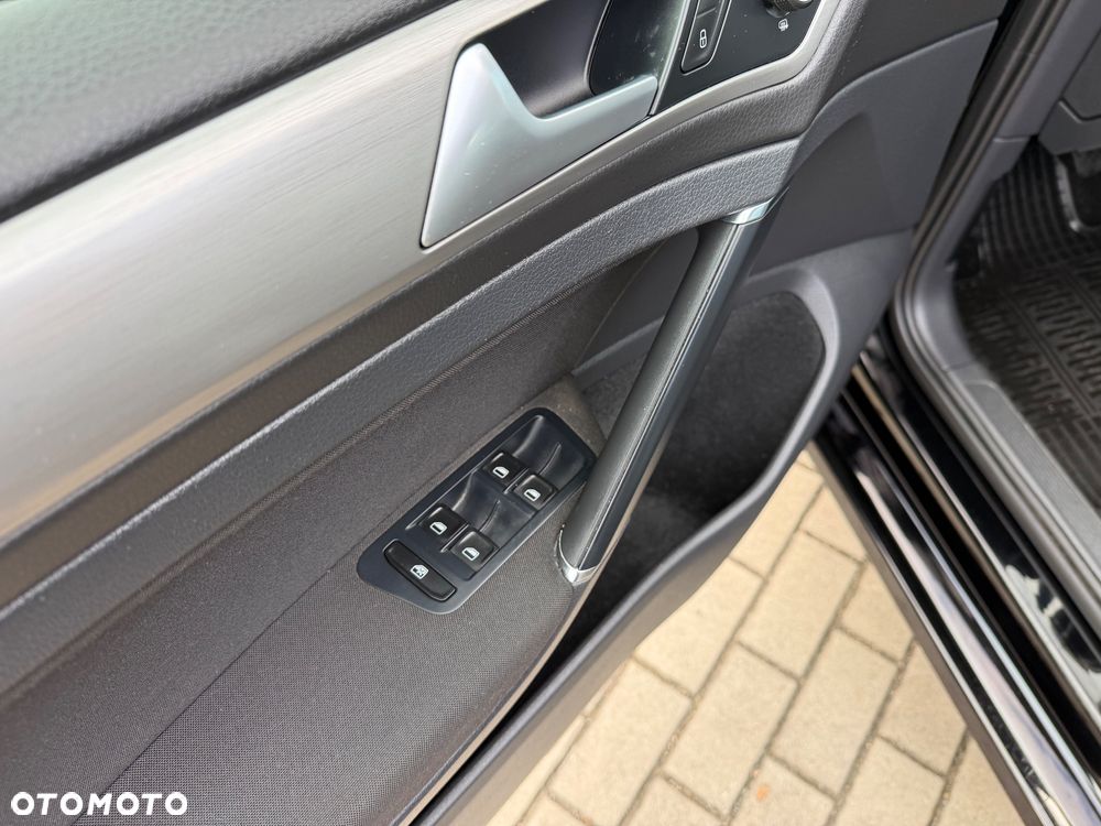 Volkswagen Golf 2.0 BlueTDI Comfortline - 17