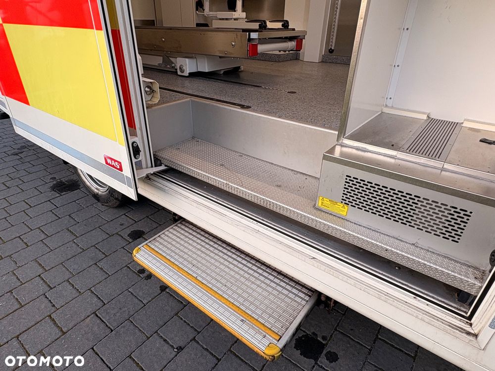 Mercedes-Benz SPRINTER 519CDI 3.0 V6 AUTOMAT 7G AMBULANS/KARETKA - 24