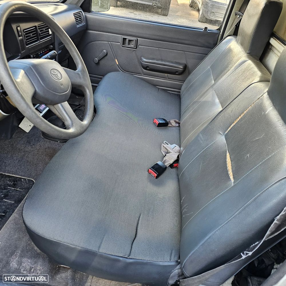 Toyota Hilux FRIGORÍFICA - 34