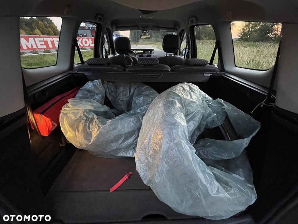 Renault Grand Scenic - 23
