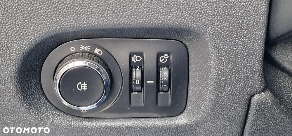 Opel Corsa 1.4 16V Active - 25