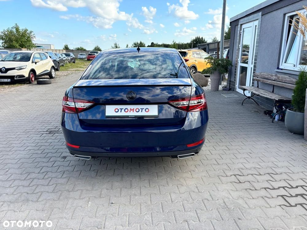 Skoda Superb 2.0 TDI Sportline - 4