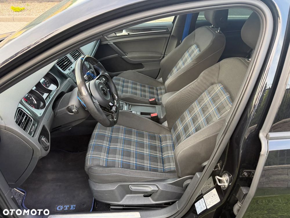 Volkswagen Golf - 11