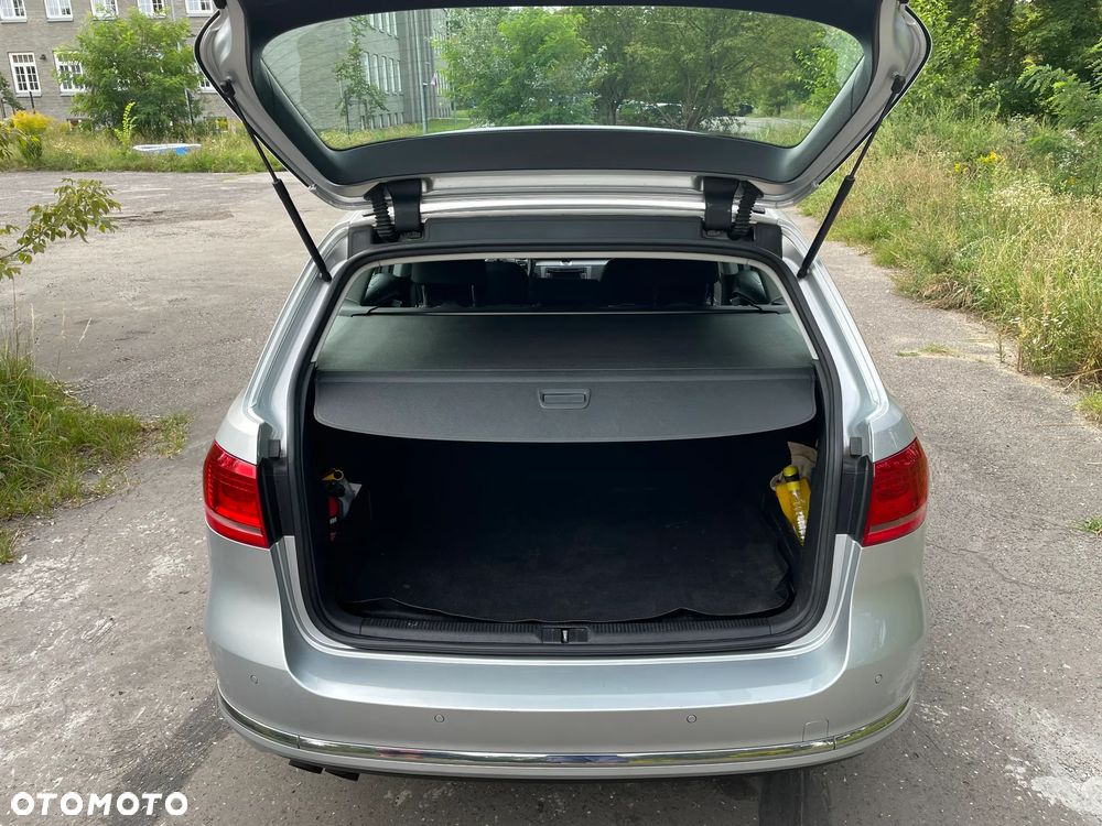 Volkswagen Passat 2.0 TDI Comfortline - 14