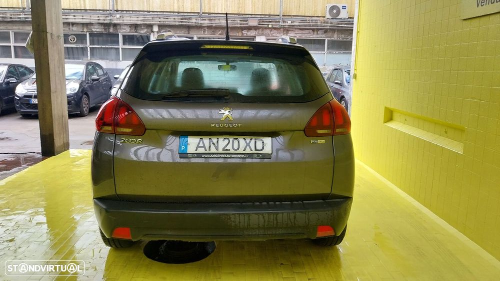 Peugeot 2008 1.2 PureTech Active - 19