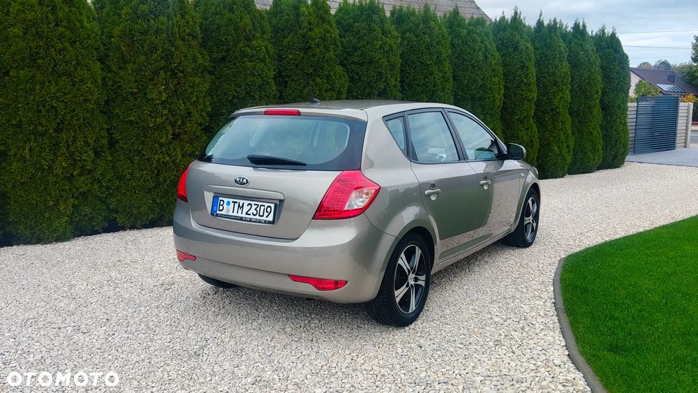 Kia Ceed 1.4 CVVT Spirit - 25