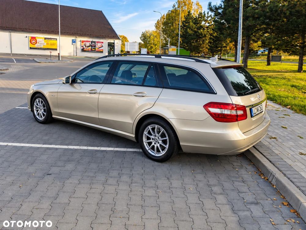 Mercedes-Benz E 2010 photo 5