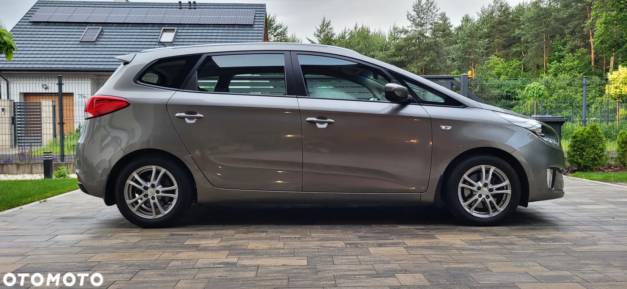 Kia Carens 1.6 GDI L - 6