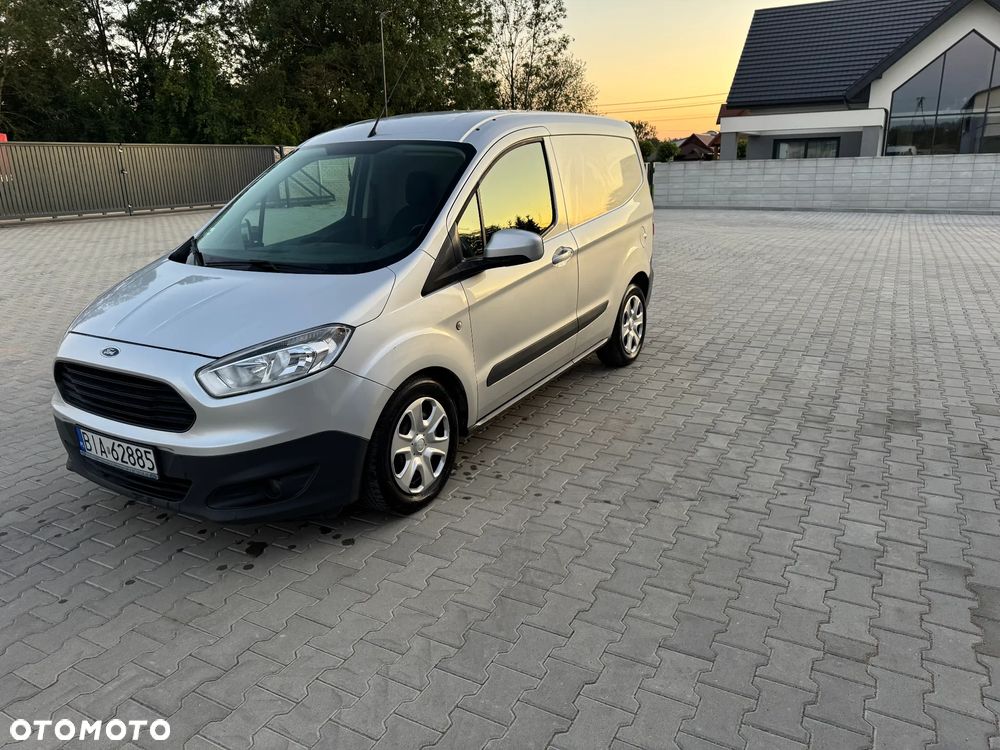 Ford Transit Courier - 4