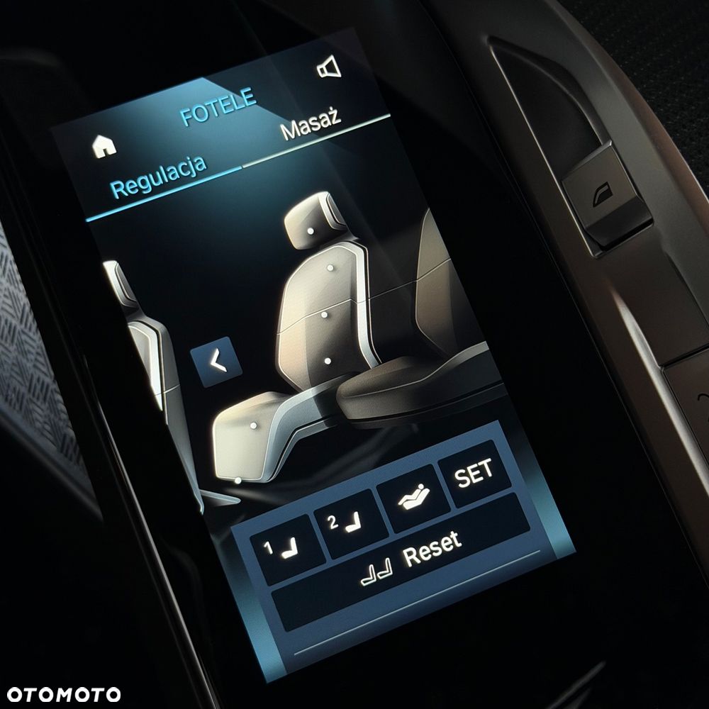 BMW Seria 7 M760e PHEV xDrive sport - 32